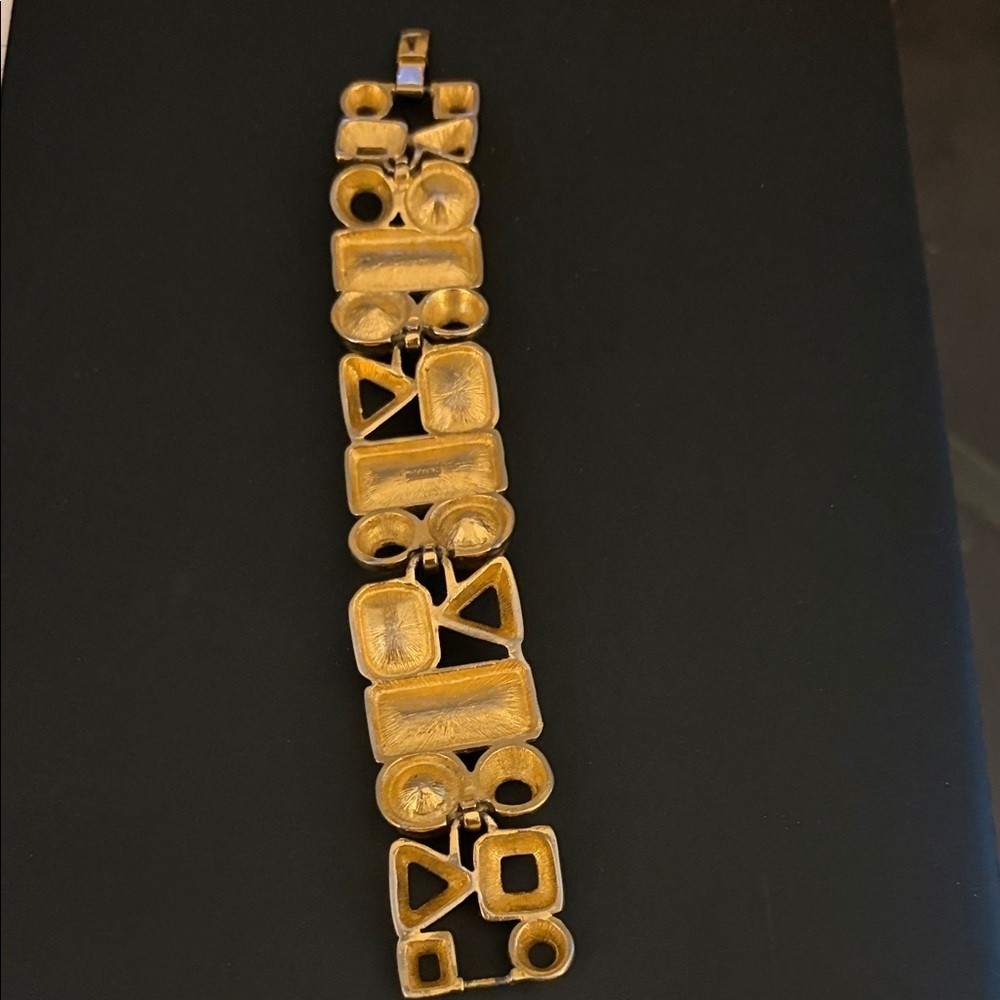 Vintage Crown Trifari gold and Multicolor stone chunky Geometric Bracelet. - Picture 4 of 4